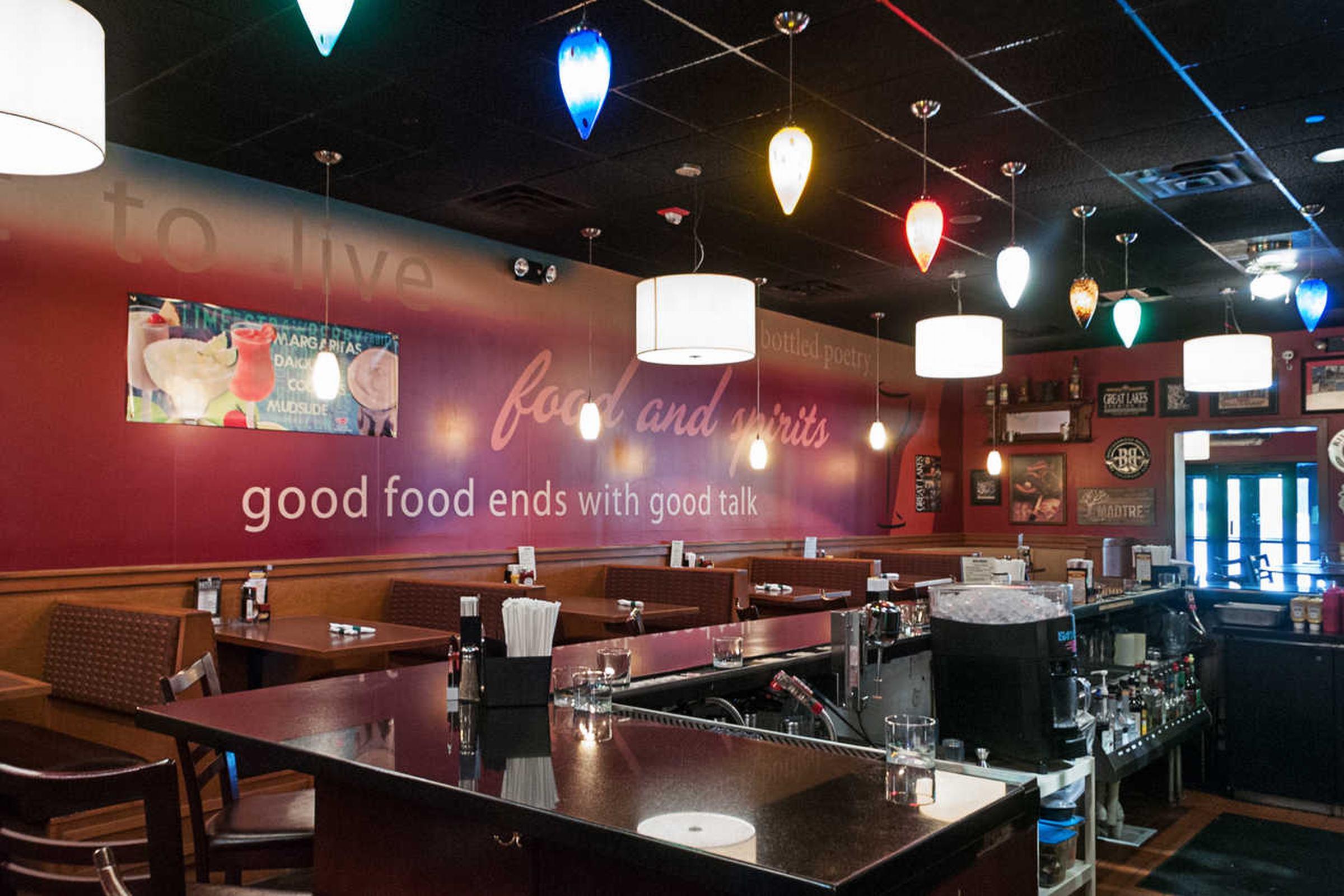 Clarion Hotel Cincinnati North Шарънвил Екстериор снимка