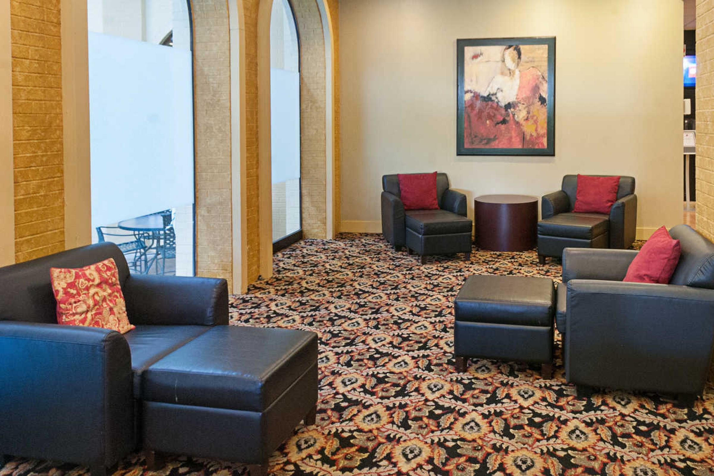 Clarion Hotel Cincinnati North Шарънвил Екстериор снимка