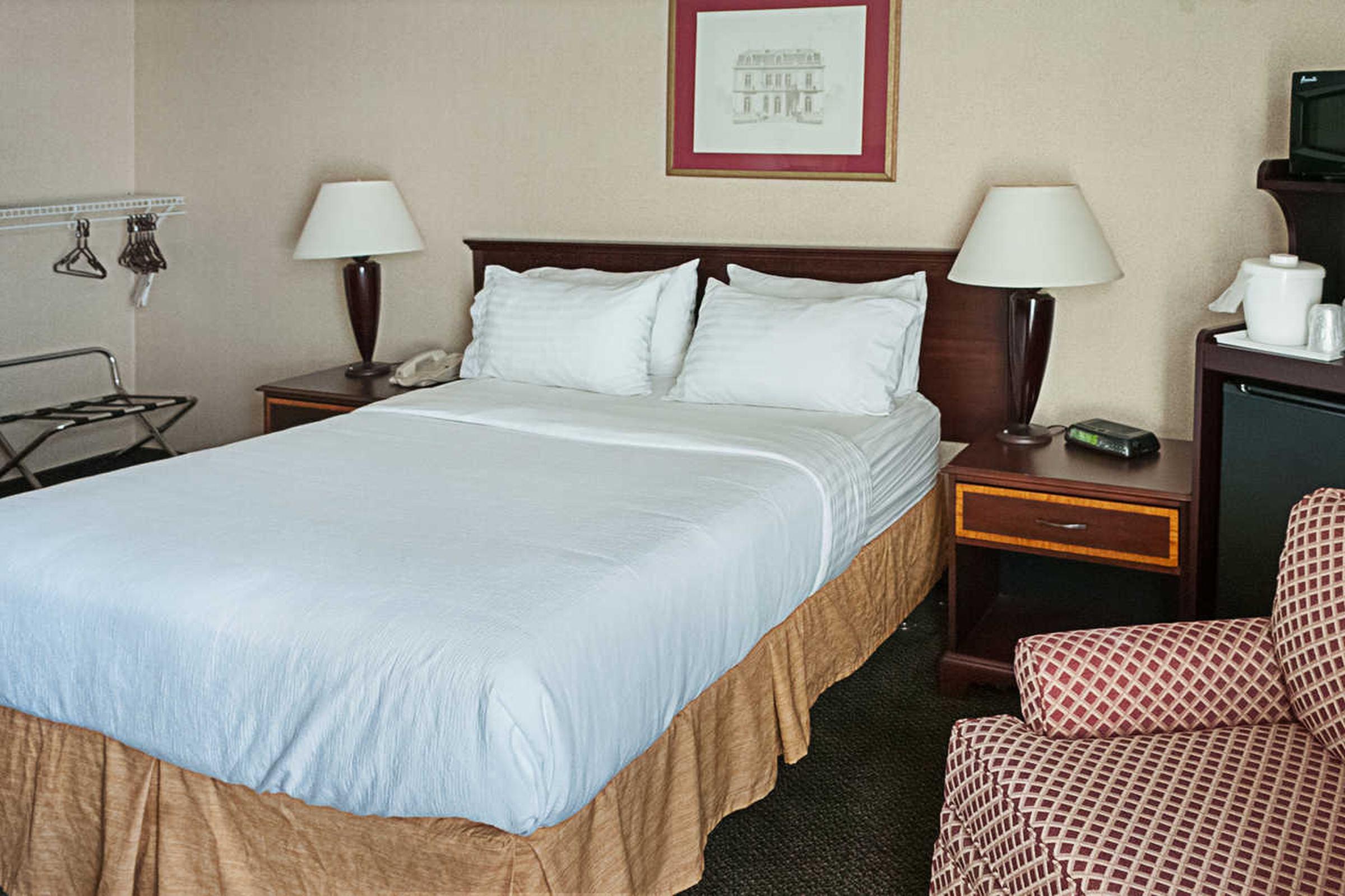 Clarion Hotel Cincinnati North Шарънвил Екстериор снимка